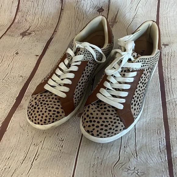 TORRID | Faux Leather Sneaker (WW) | Size 11W - Picture 2 of 9